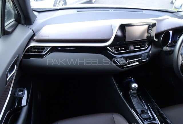 Toyota C-HR 2021 for Sale in Lahore Toyota C-HR 2021 for Sale in Lahore Image-7