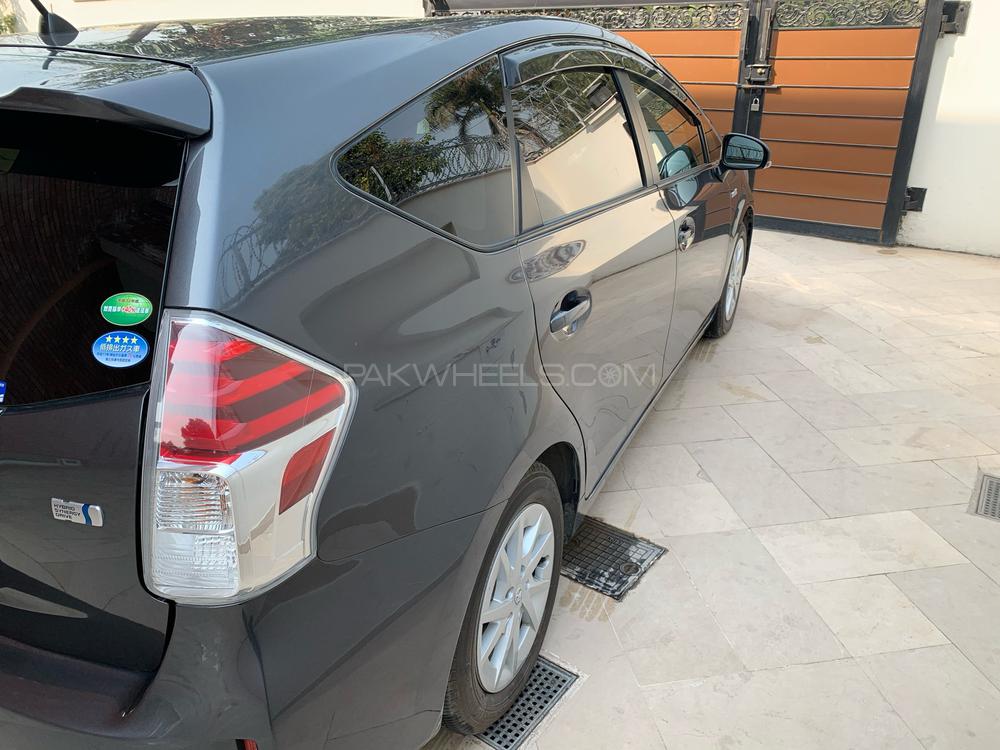 Toyota Prius Alpha 2018 for Sale in Islamabad Toyota Prius Alpha 2018 for Sale in Islamabad Image-5