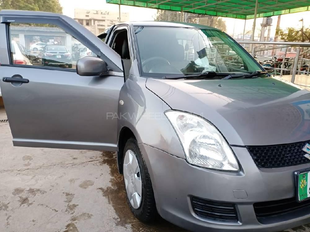 Suzuki Swift 2011 for Sale in Khanewal Image-1