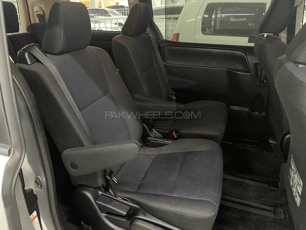 ٹویوٹا نوح 2014 for Sale in پشاور ٹویوٹا نوح 2014 for Sale in پشاور Image-14