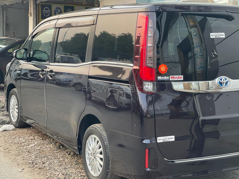 Toyota Noah 2015 for Sale in Lahore Toyota Noah 2015 for Sale in Lahore Image-4