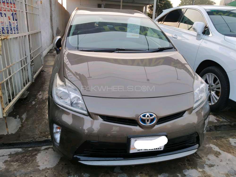 Toyota Prius 2013 for Sale in Lahore Image-1