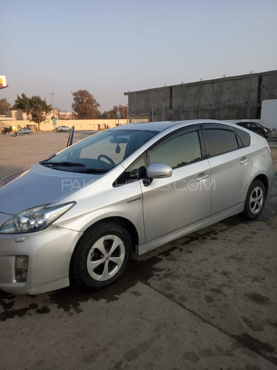 Toyota Prius 2010 for Sale in Mardan Image-1