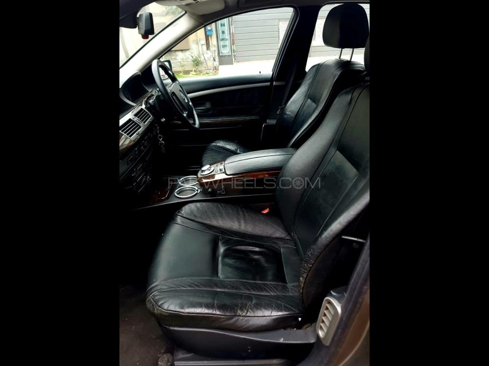 BMW 7 Series 2004 for Sale in Lahore BMW 7 Series 2004 for Sale in Lahore Image-12