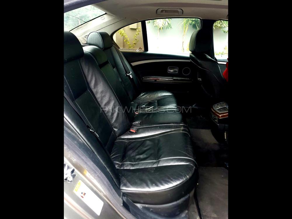 BMW 7 Series 2004 for Sale in Lahore BMW 7 Series 2004 for Sale in Lahore Image-14