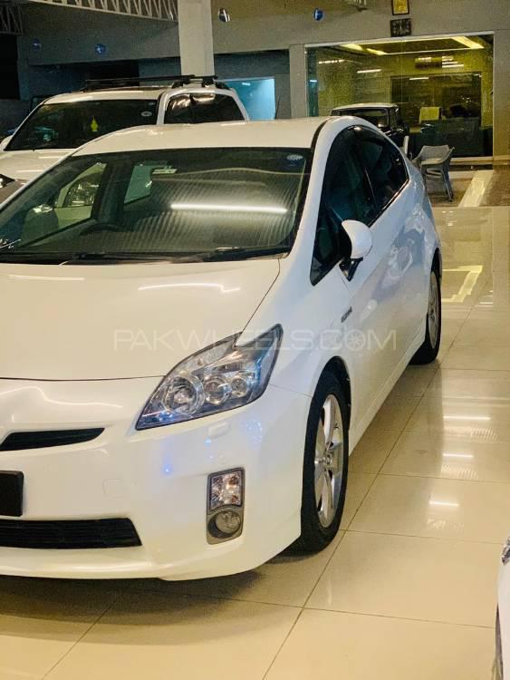Toyota Prius 2011 for Sale in Lahore Image-1