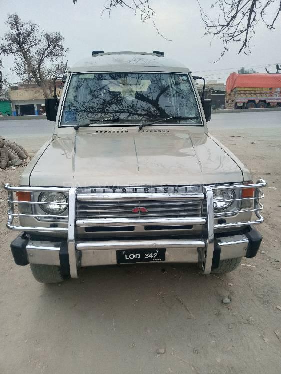 Mitsubishi Pajero 1990 for Sale in Kamra Image-1