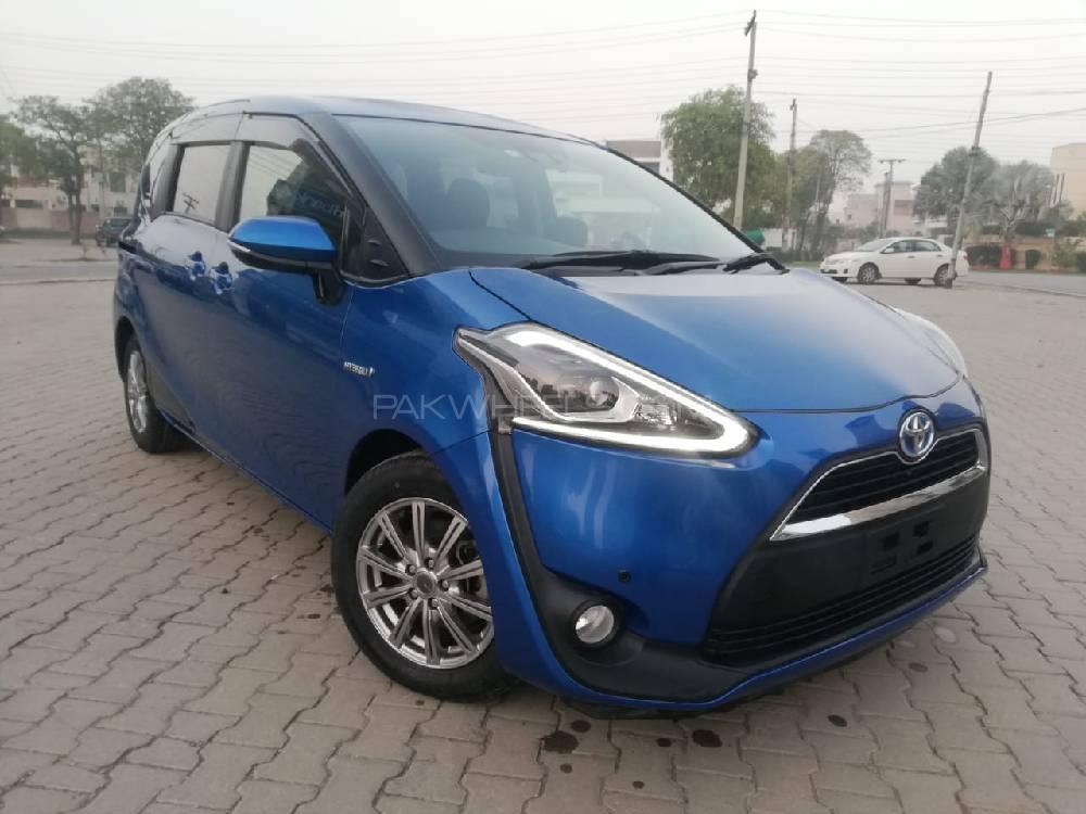 Toyota Sienta 2017 for Sale in Lahore Toyota Sienta 2017 for Sale in Lahore Image-3