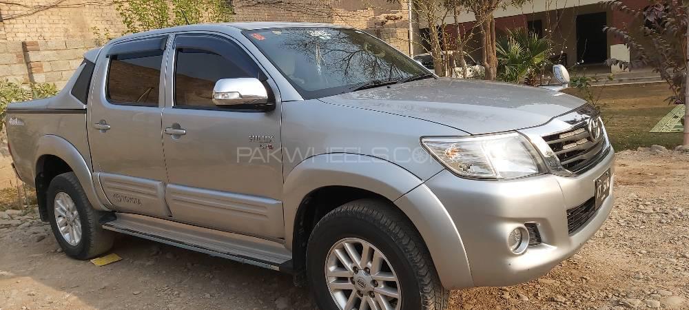 Toyota Hilux 2014 for Sale in Peshawar Toyota Hilux 2014 for Sale in Peshawar Image-3