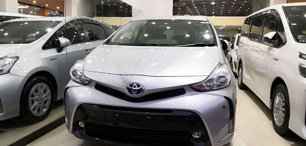Toyota Prius Alpha 2017 for Sale in Peshawar Image-1
