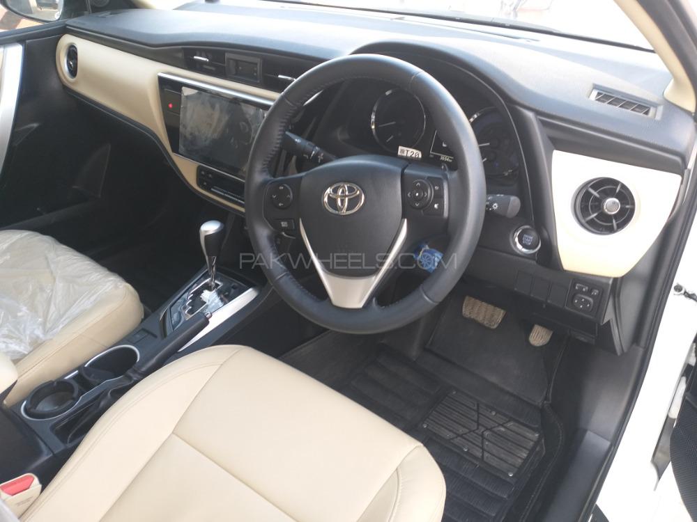 Toyota Corolla 2020 for Sale in Sahiwal Toyota Corolla 2020 for Sale in Sahiwal Image-3