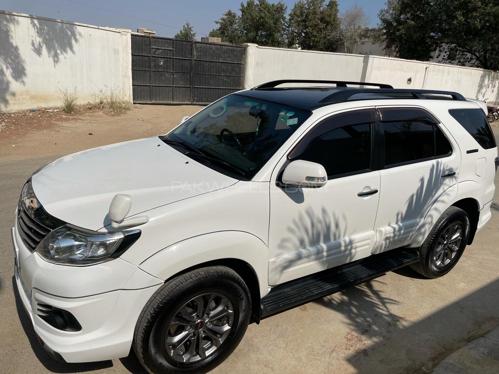Toyota Fortuner 2016 for Sale in Karachi Image-1