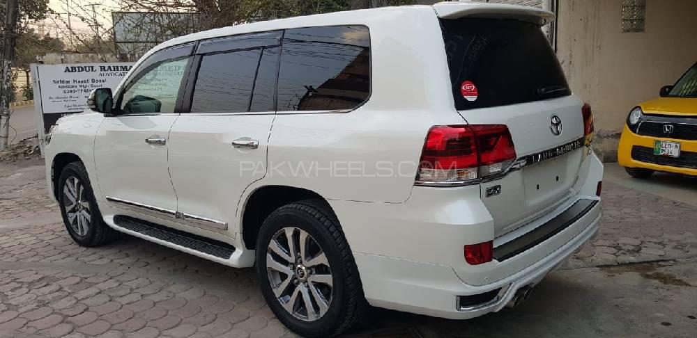 Toyota Land Cruiser 2017 for Sale in Lahore Toyota Land Cruiser 2017 for Sale in Lahore Image-13