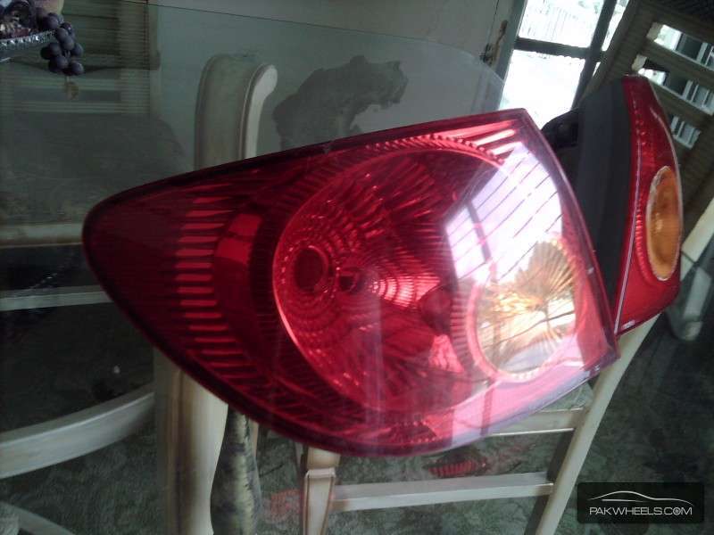 Corolla back lights 2005 Image-1