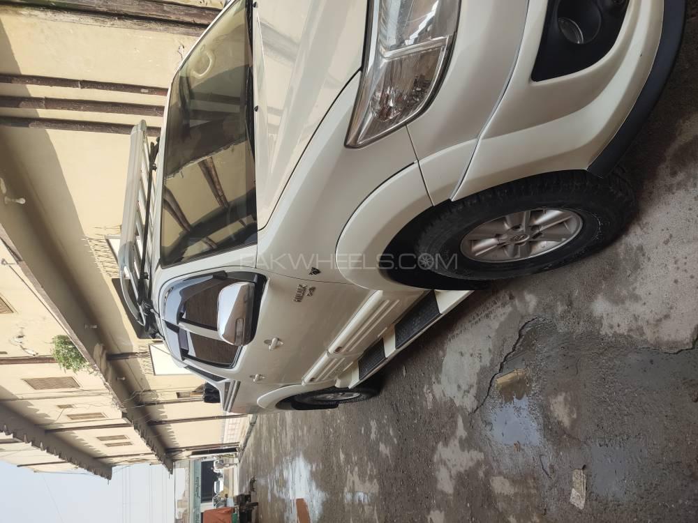 Toyota Hilux 2014 for Sale in Peshawar Toyota Hilux 2014 for Sale in Peshawar Image-16