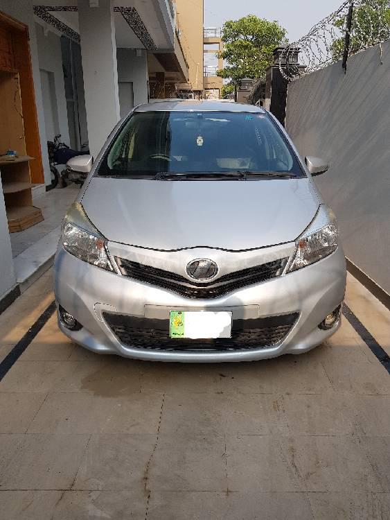Toyota Vitz 2012 for Sale in Lahore Image-1