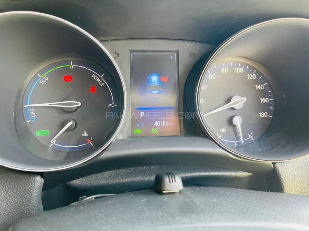 Toyota C-HR 2016 for Sale in Multan Toyota C-HR 2016 for Sale in Multan Image-10