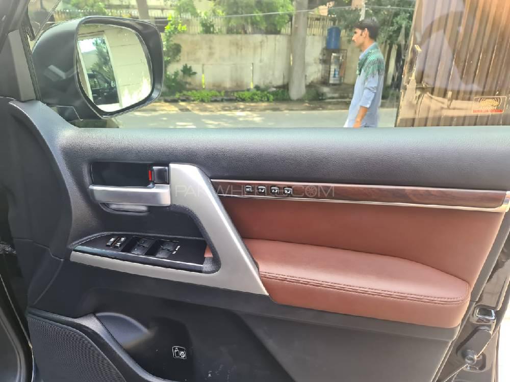 Toyota Land Cruiser 2015 for Sale in Islamabad Image-1