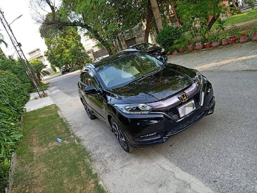 Honda Vezel 2017 for Sale in Lahore Honda Vezel 2017 for Sale in Lahore Image-5