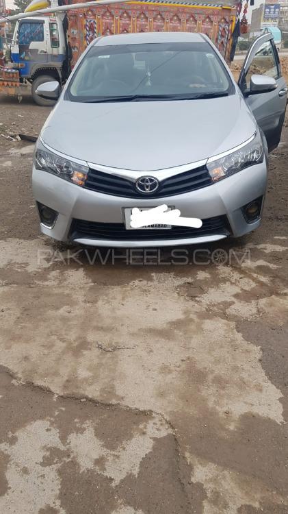 Toyota Corolla 2015 for Sale in Peshawar Image-1