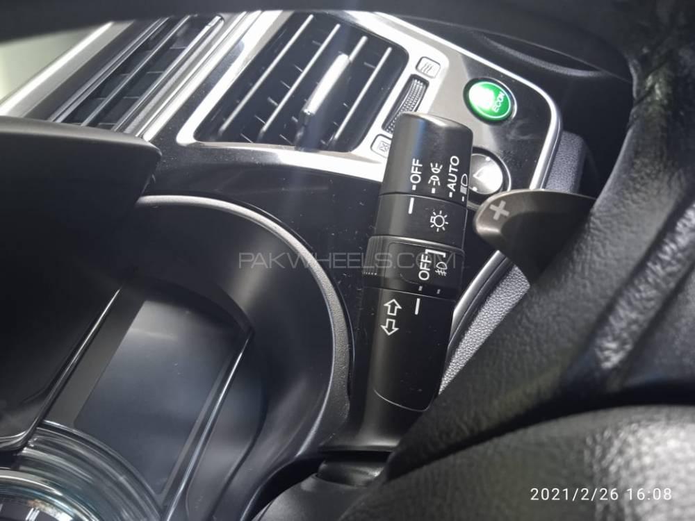 ہونڈا گریس ہائبرڈ 2015 for Sale in لاہور ہونڈا گریس ہائبرڈ 2015 for Sale in لاہور Image-13