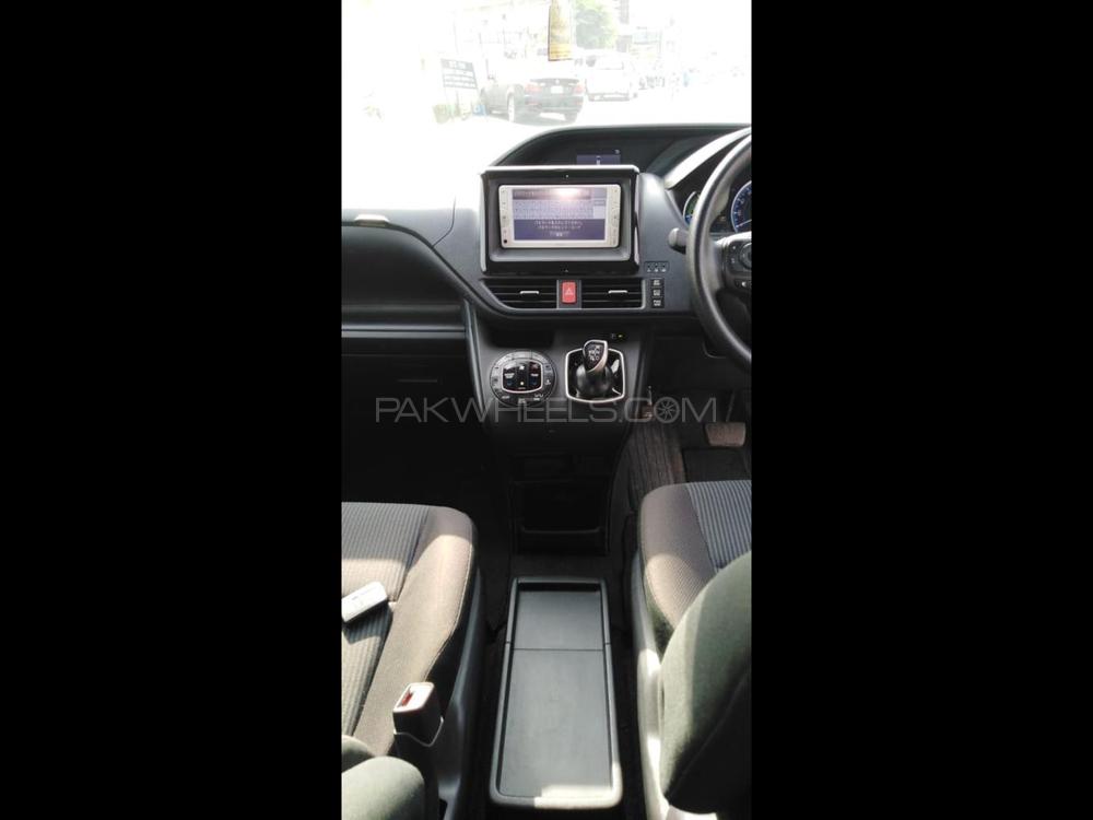 Toyota Noah 2014 for Sale in Lahore Toyota Noah 2014 for Sale in Lahore Image-4
