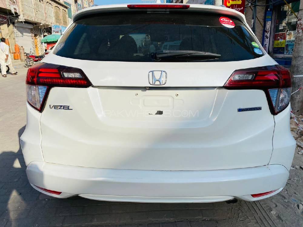 Honda Vezel 2015 for Sale in Lahore Honda Vezel 2015 for Sale in Lahore Image-6