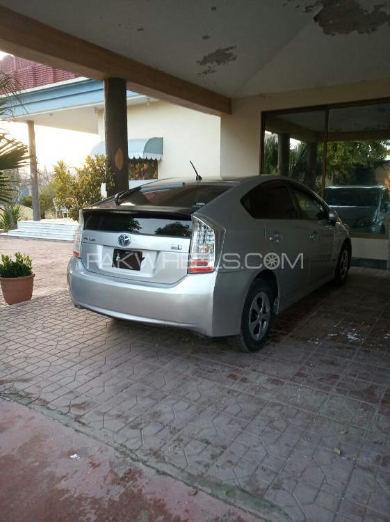 Toyota Prius 2010 for Sale in Mardan Image-1