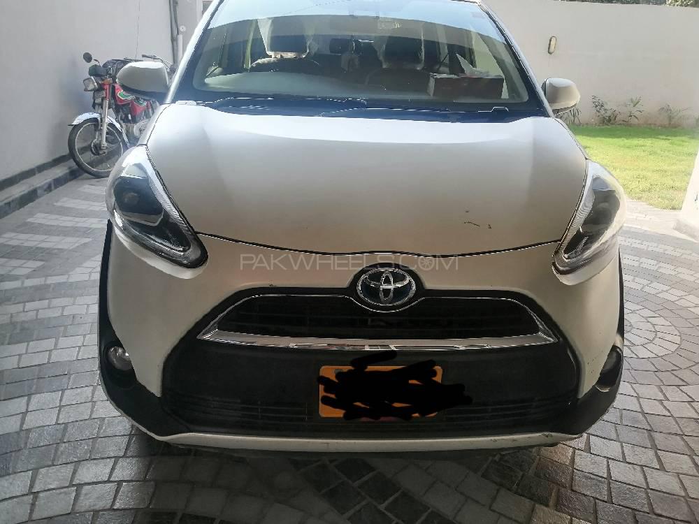 Toyota Sienta 2015 for Sale in Lahore Image-1
