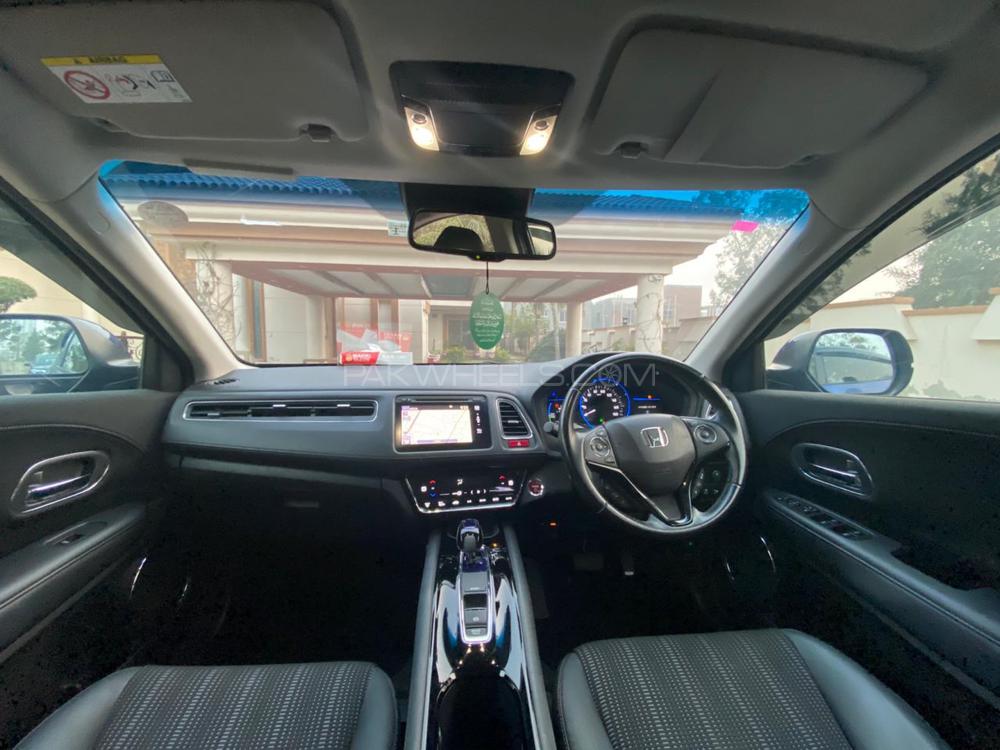 Honda Vezel 2015 for Sale in Lahore Image-1
