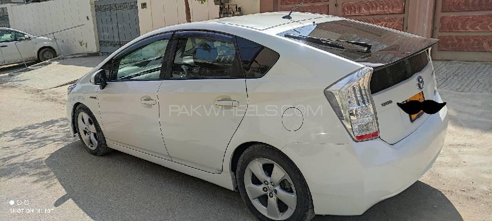 Toyota Prius 2010 for Sale in Karachi Toyota Prius 2010 for Sale in Karachi Image-5