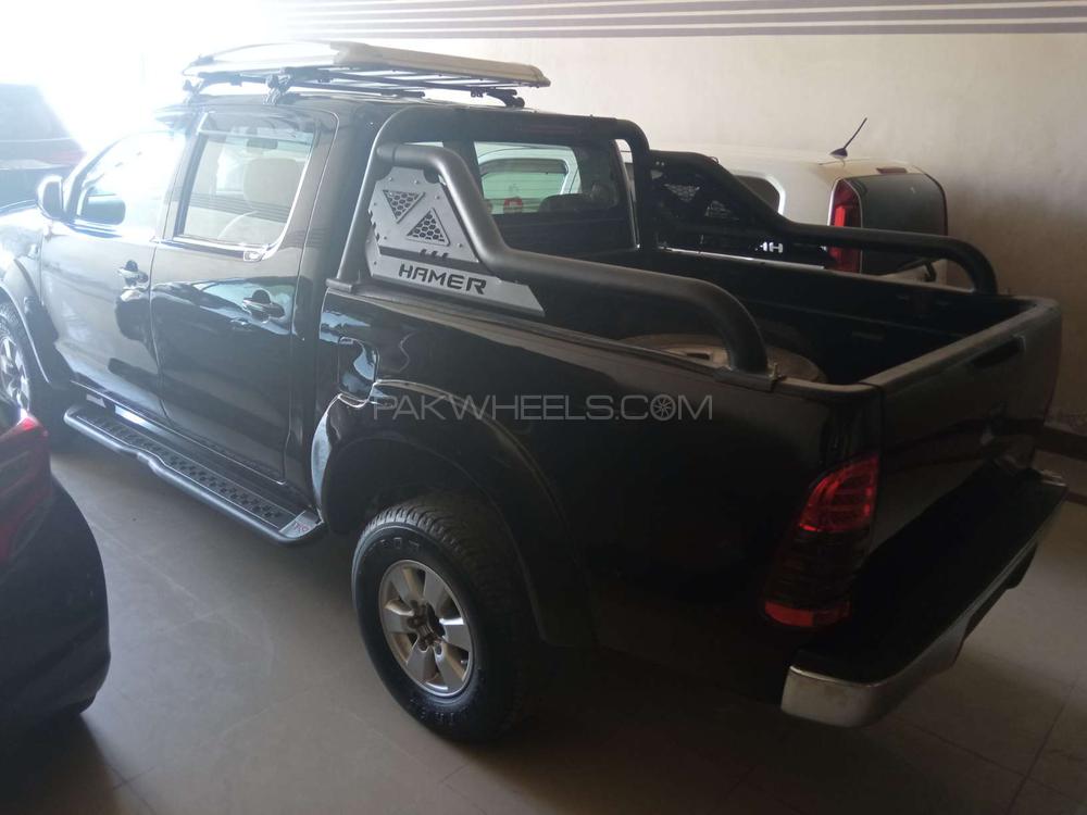 Toyota Hilux 2011 for Sale in Multan Toyota Hilux 2011 for Sale in Multan Image-5