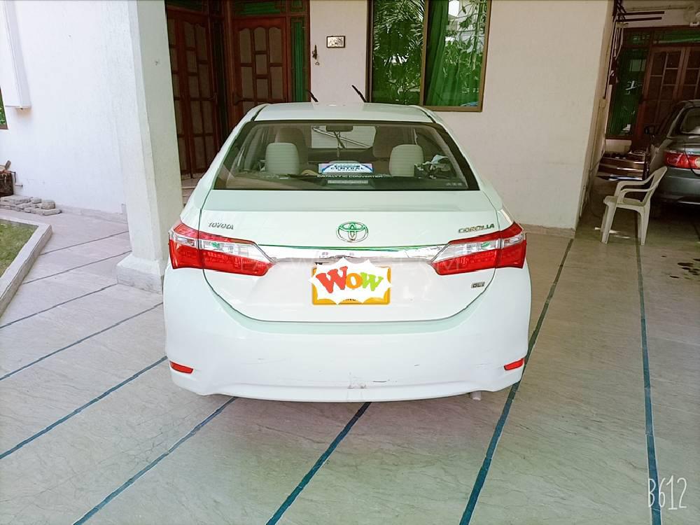 Toyota Corolla 2016 for Sale in Karachi Image-1