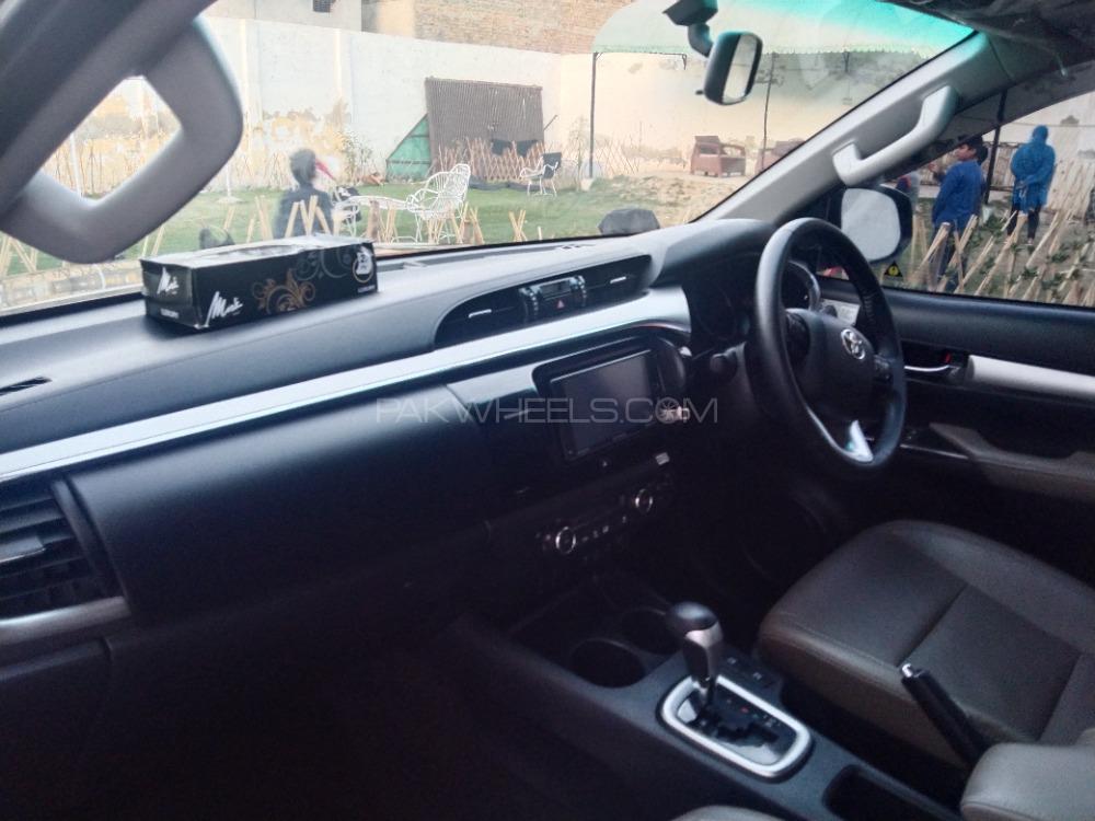 Toyota Hilux 2020 for Sale in Dera ismail khan Toyota Hilux 2020 for Sale in Dera ismail khan Image-7