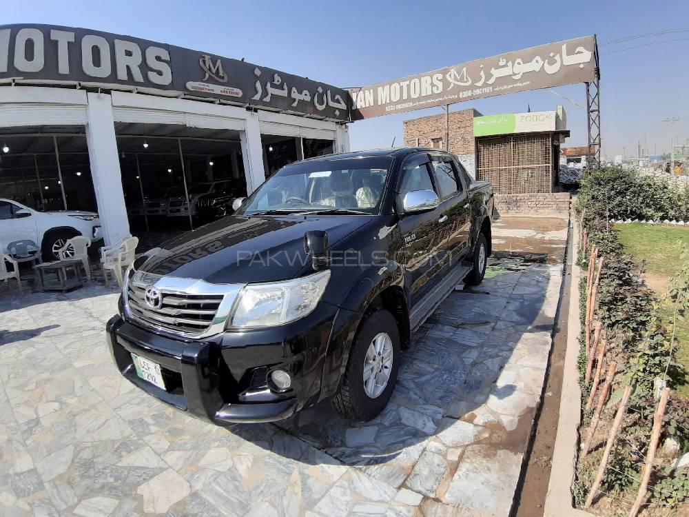 Toyota Hilux 2013 for Sale in Peshawar Image-1