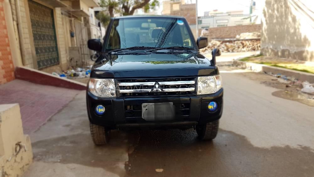 Mitsubishi pajero mini 2012