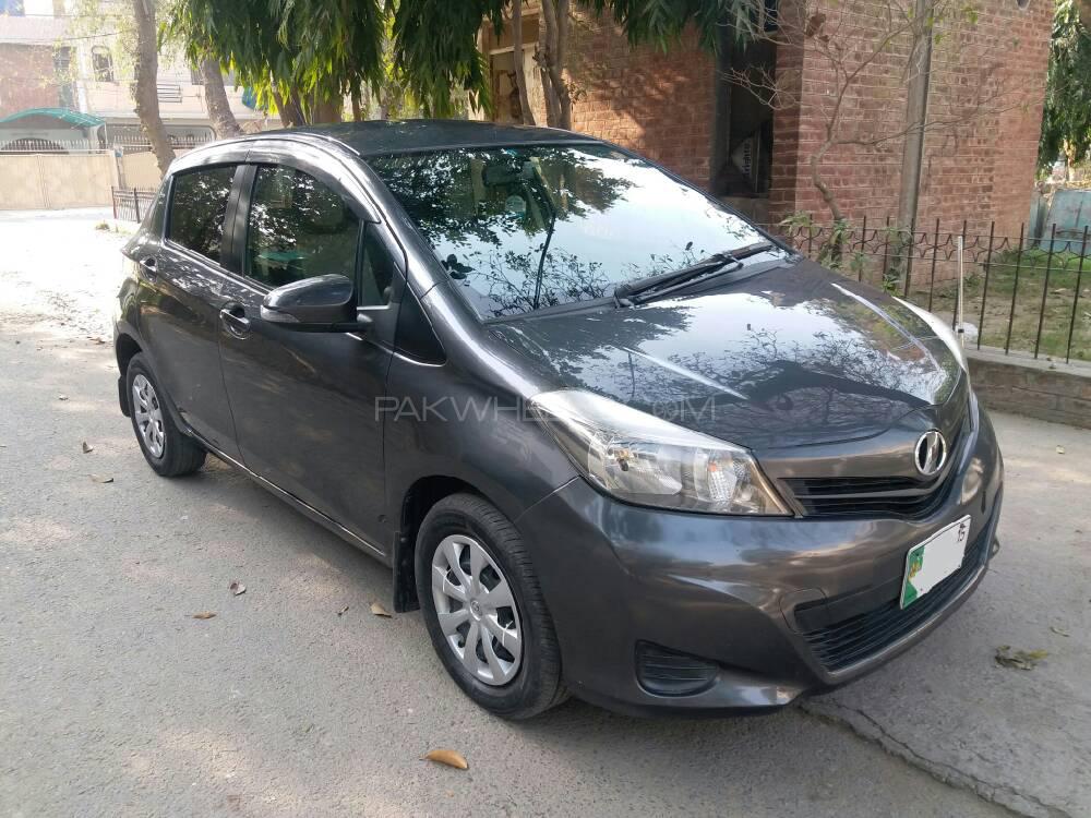 Toyota Vitz 2011 for Sale in Lahore Image-1