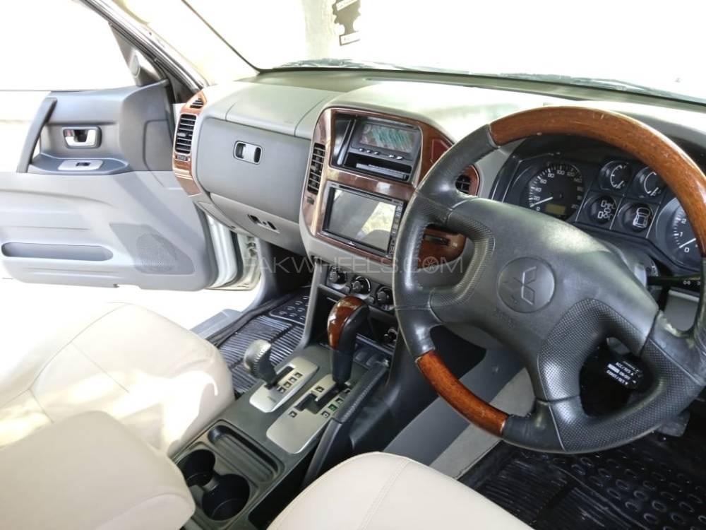 Mitsubishi Pajero 2005 for Sale in Rahim Yar Khan Mitsubishi Pajero 2005 for Sale in Rahim Yar Khan Image-15