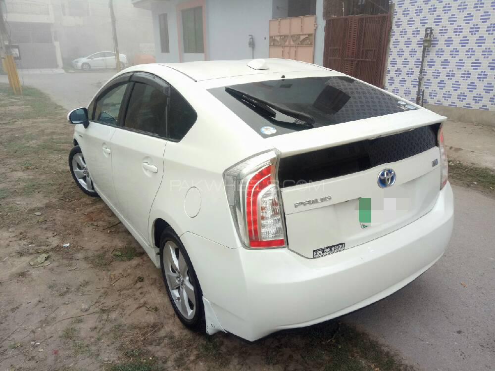 Toyota Prius 2010 for Sale in Sahiwal Toyota Prius 2010 for Sale in Sahiwal Image-9
