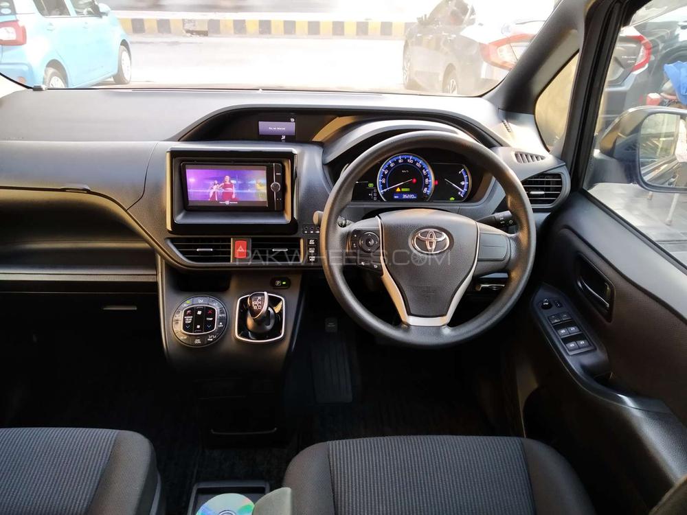 Toyota Noah 2015 for Sale in Lahore Toyota Noah 2015 for Sale in Lahore Image-12