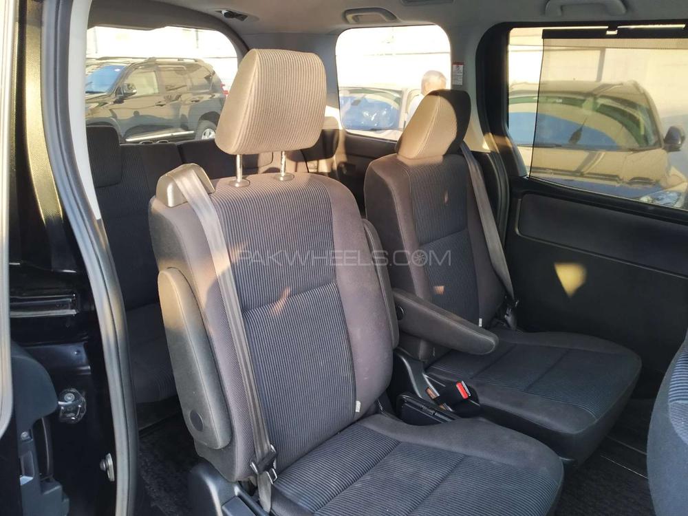 Toyota Noah 2015 for Sale in Lahore Toyota Noah 2015 for Sale in Lahore Image-14