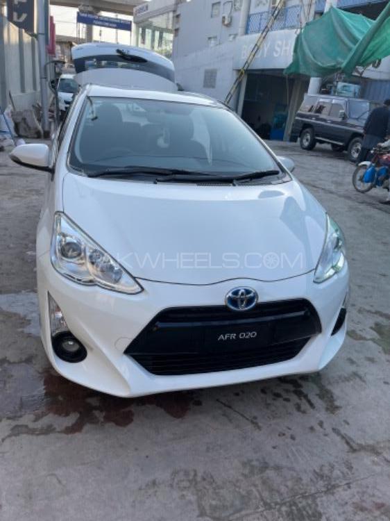 Toyota Aqua 2016 for Sale in Peshawar Image-1