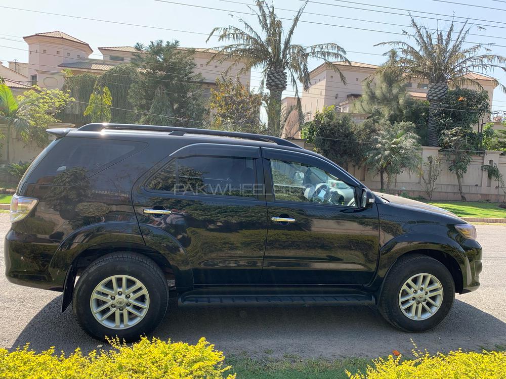 Toyota Fortuner 2013 for Sale in Lahore Toyota Fortuner 2013 for Sale in Lahore Image-4