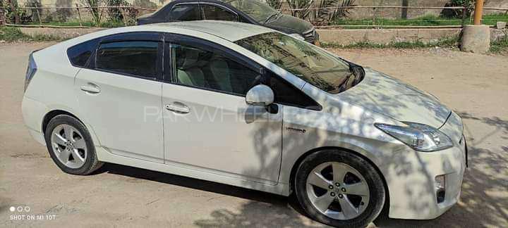 ٹویوٹا پریوس 2010 for Sale in کراچی ٹویوٹا پریوس 2010 for Sale in کراچی Image-3
