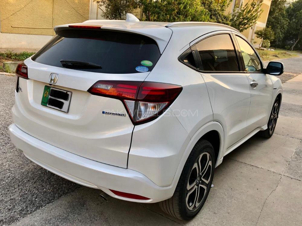 Honda Vezel 2015 for Sale in Rawalpindi Image-1