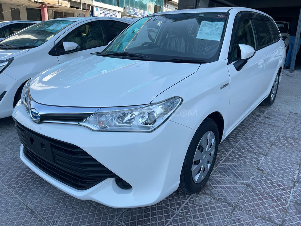 Toyota Corolla Fielder 2017 for Sale in Islamabad Image-1