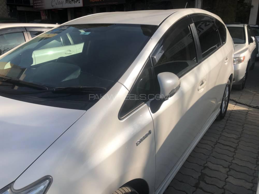 Toyota Prius Alpha 2013 for Sale in Islamabad Toyota Prius Alpha 2013 for Sale in Islamabad Image-4