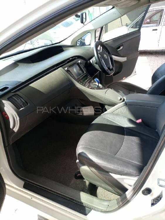 Toyota Prius 2011 for Sale in Peshawar Toyota Prius 2011 for Sale in Peshawar Image-3
