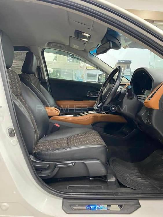 Honda Vezel 2016 for Sale in Rawalpindi Honda Vezel 2016 for Sale in Rawalpindi Image-6