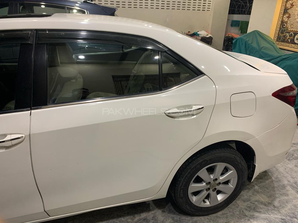 Toyota Corolla 2017 for Sale in Lahore Toyota Corolla 2017 for Sale in Lahore Image-10